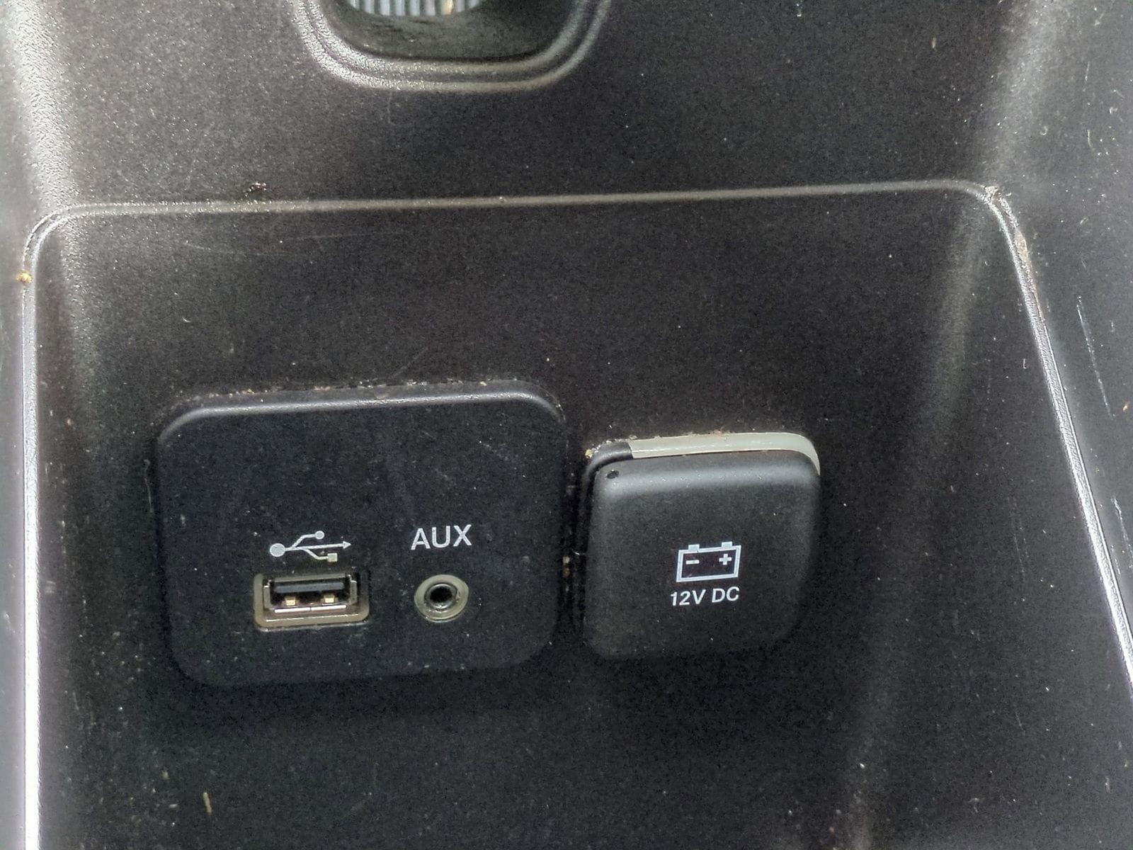 Thumbnail: 2015 Chrysler 200 - 33