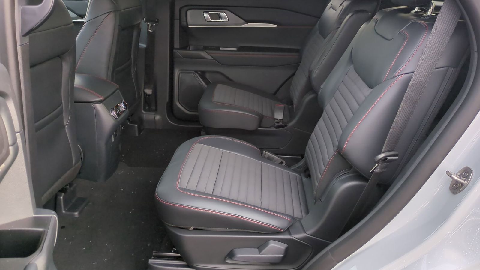 Thumbnail: 2026 Ford Explorer - 15