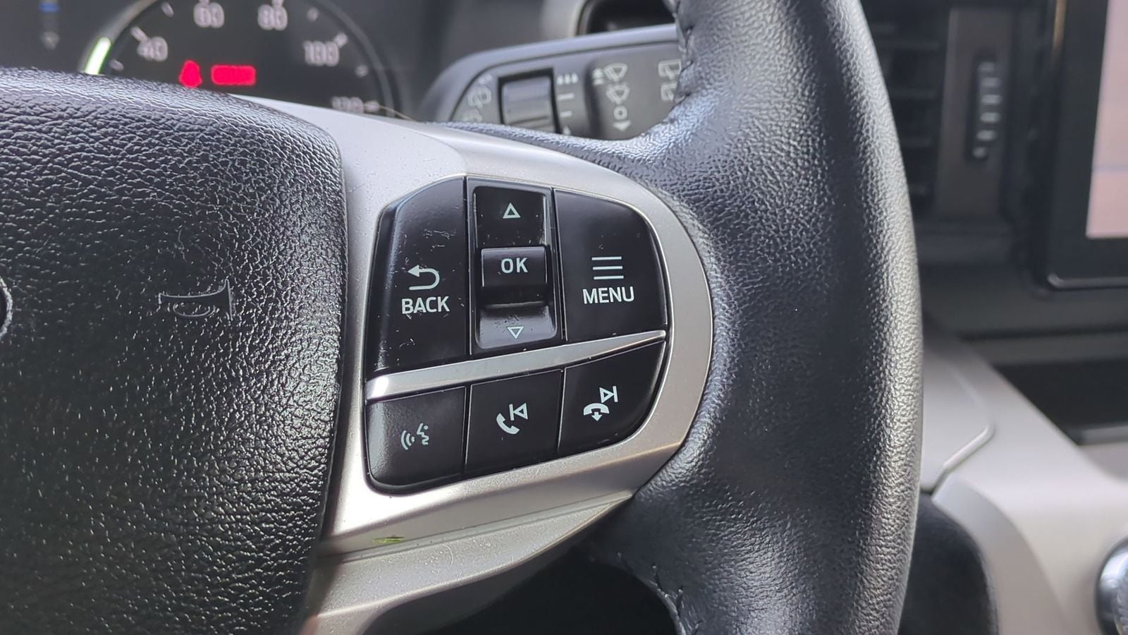 Thumbnail: 2023 Ford Explorer - 25