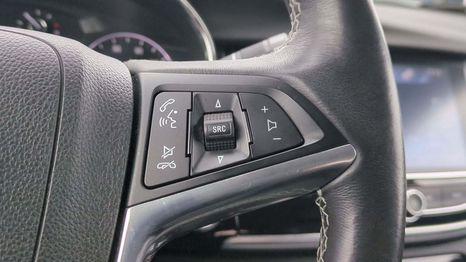 Thumbnail: 2017 Buick Encore - 25