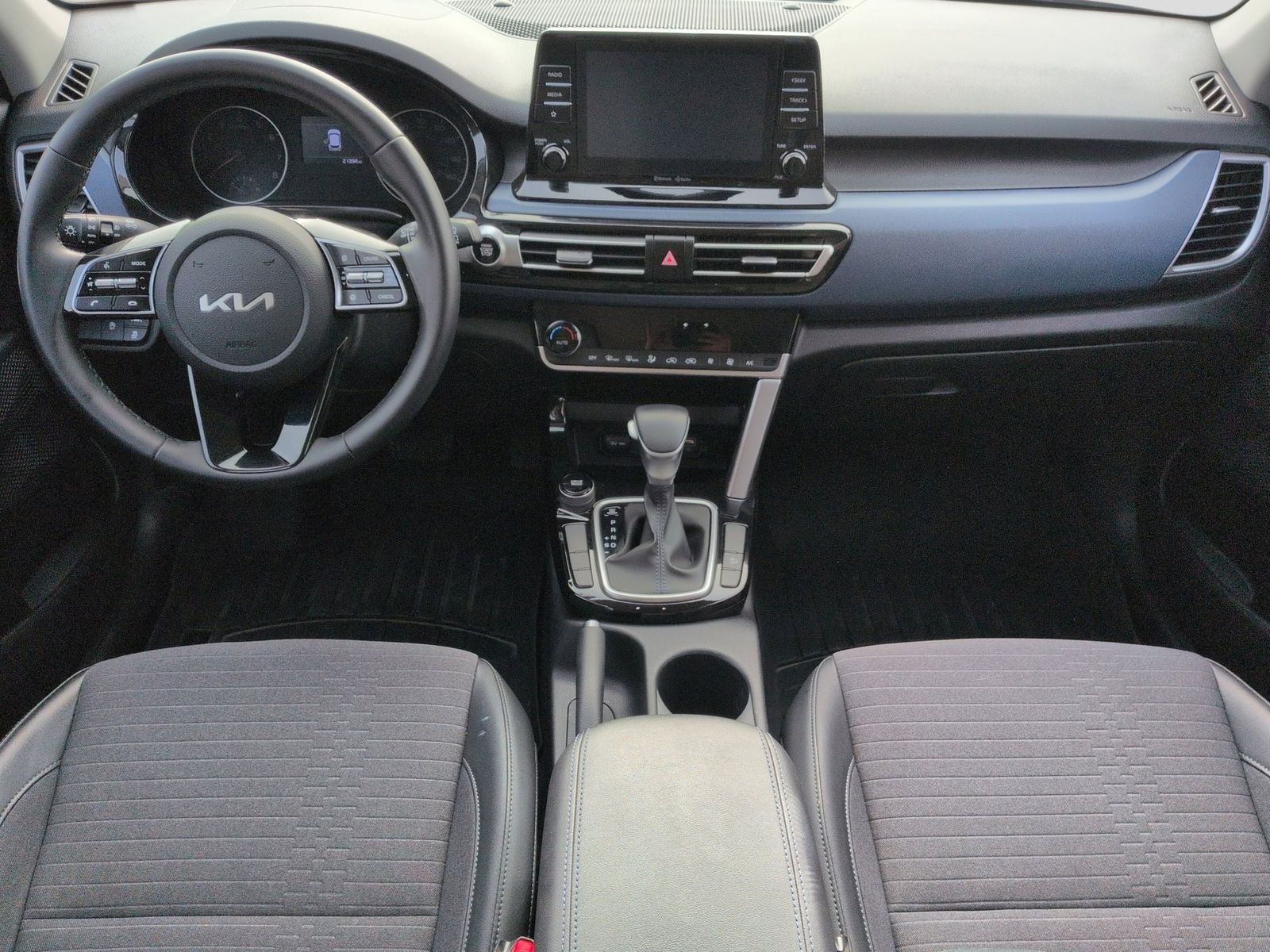 Thumbnail: 2023 Kia Seltos - 18