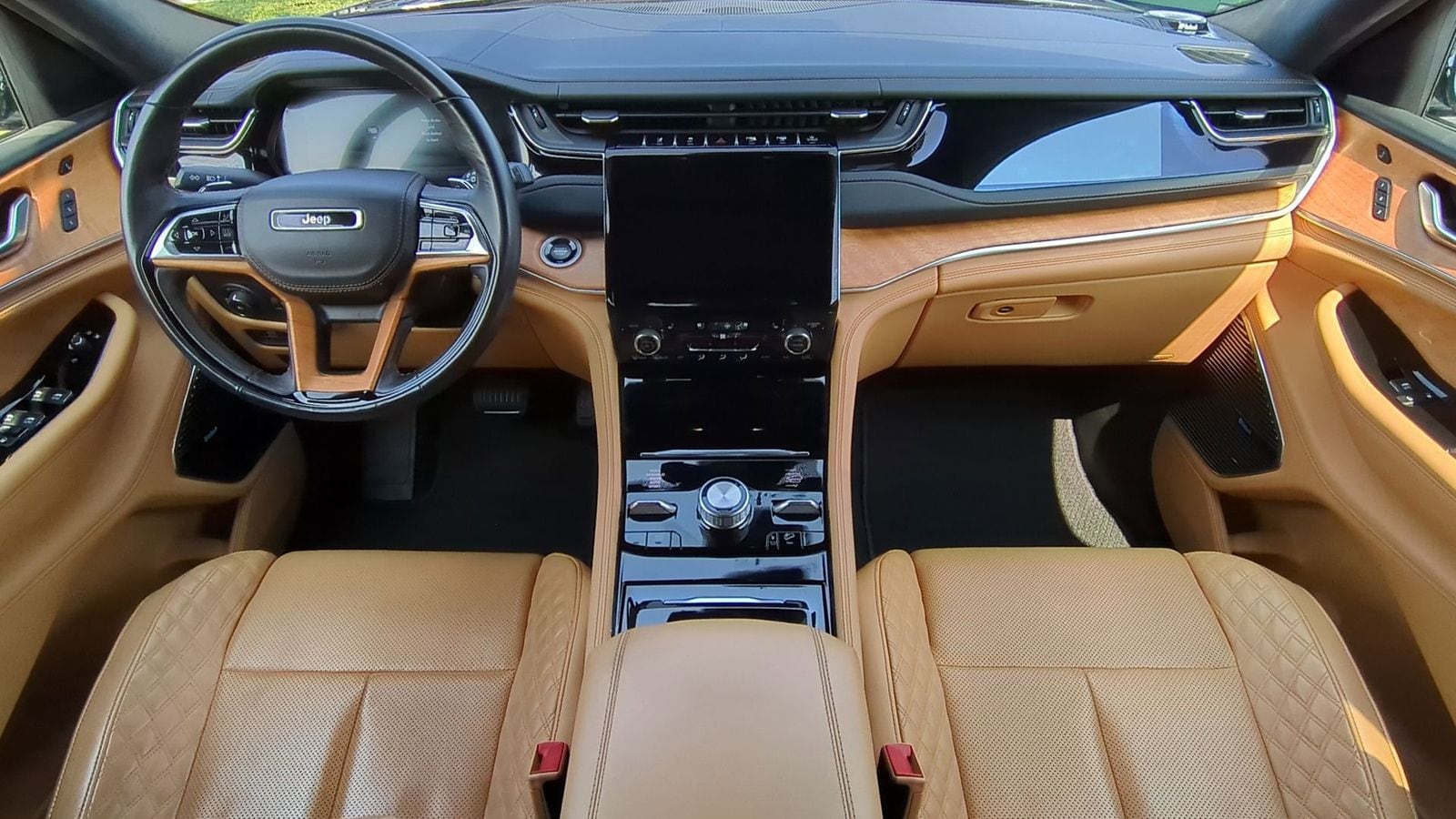 Thumbnail: 2022 Jeep Grand Cherokee - 17