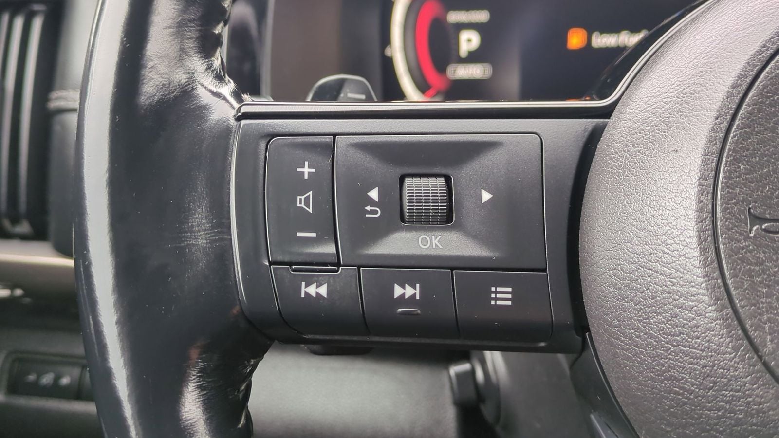 Thumbnail: 2022 Nissan Pathfinder - 23