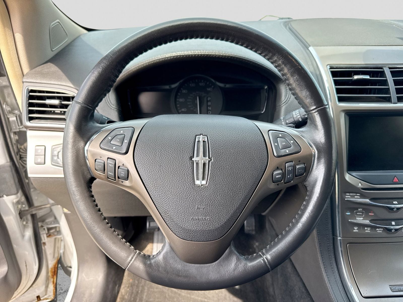 Thumbnail: 2013 Lincoln MKX - 22