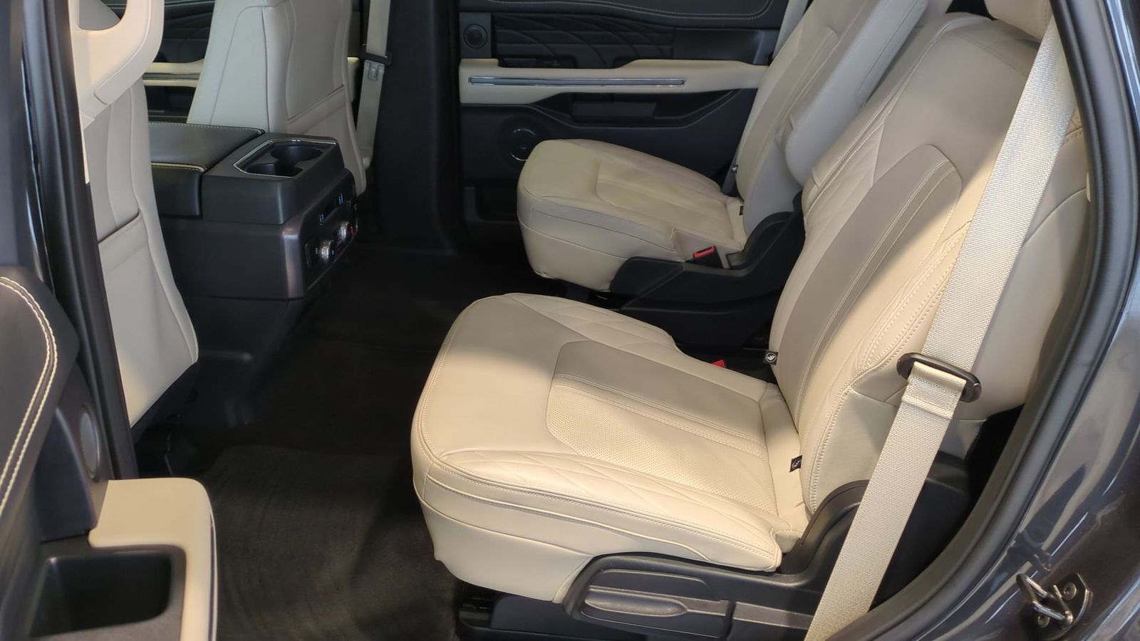 Thumbnail: 2023 Ford Expedition - 21