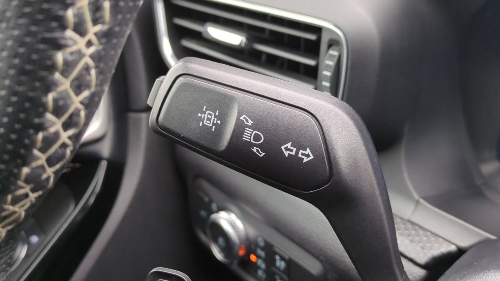 Thumbnail: 2021 Ford Explorer - 30