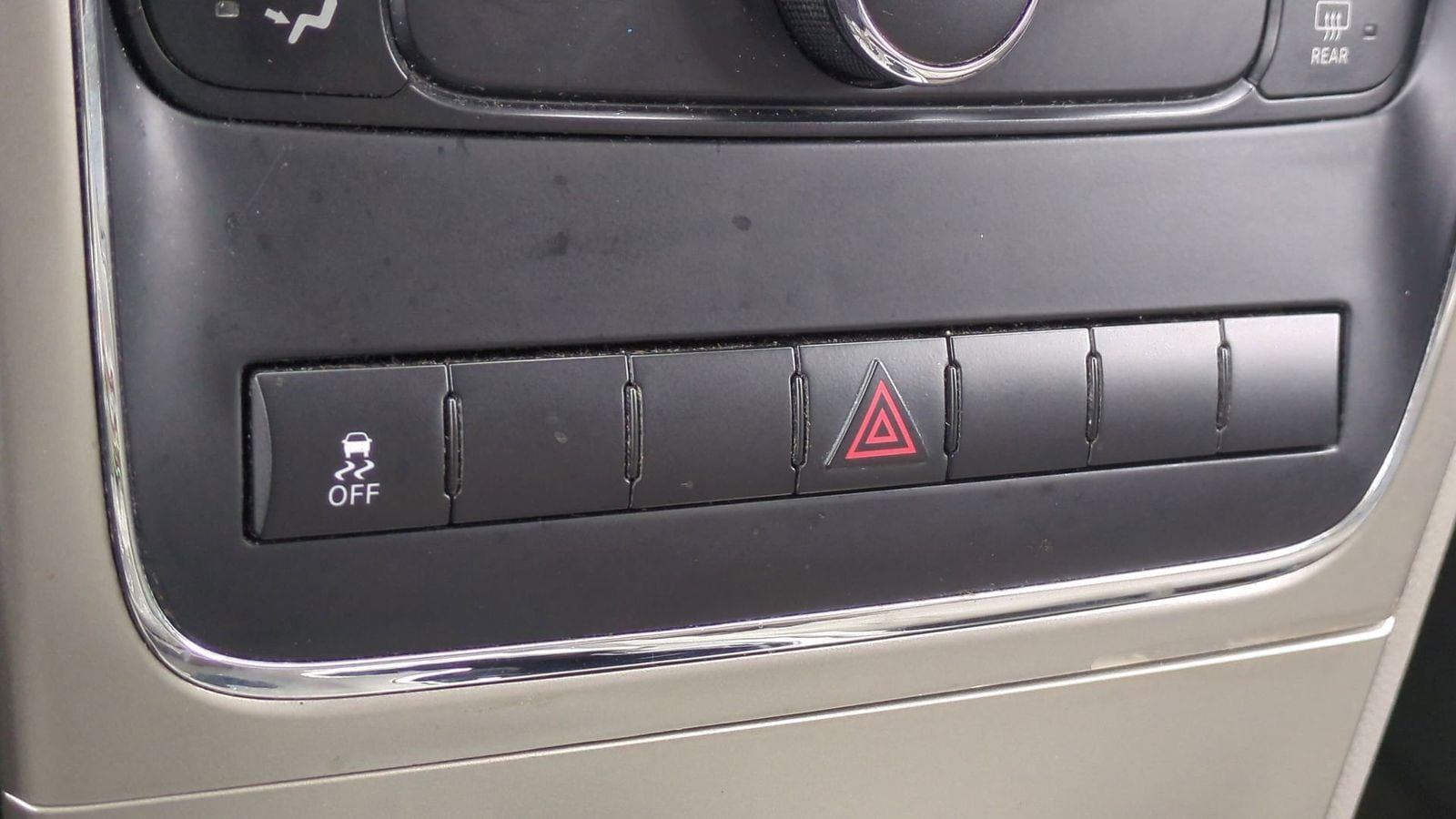 Thumbnail: 2012 Jeep Grand Cherokee - 34