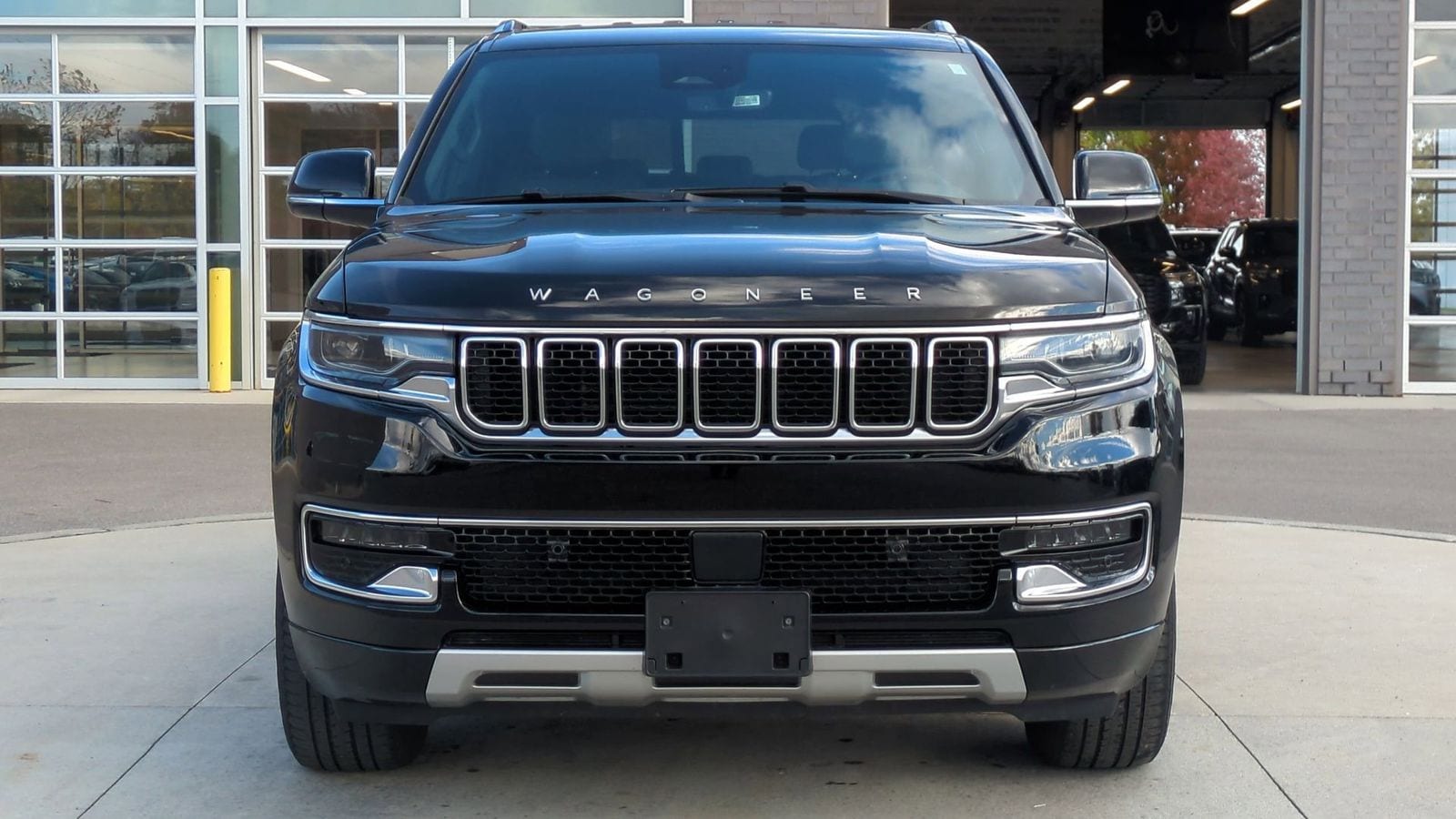 Thumbnail: 2023 Jeep Wagoneer - 10