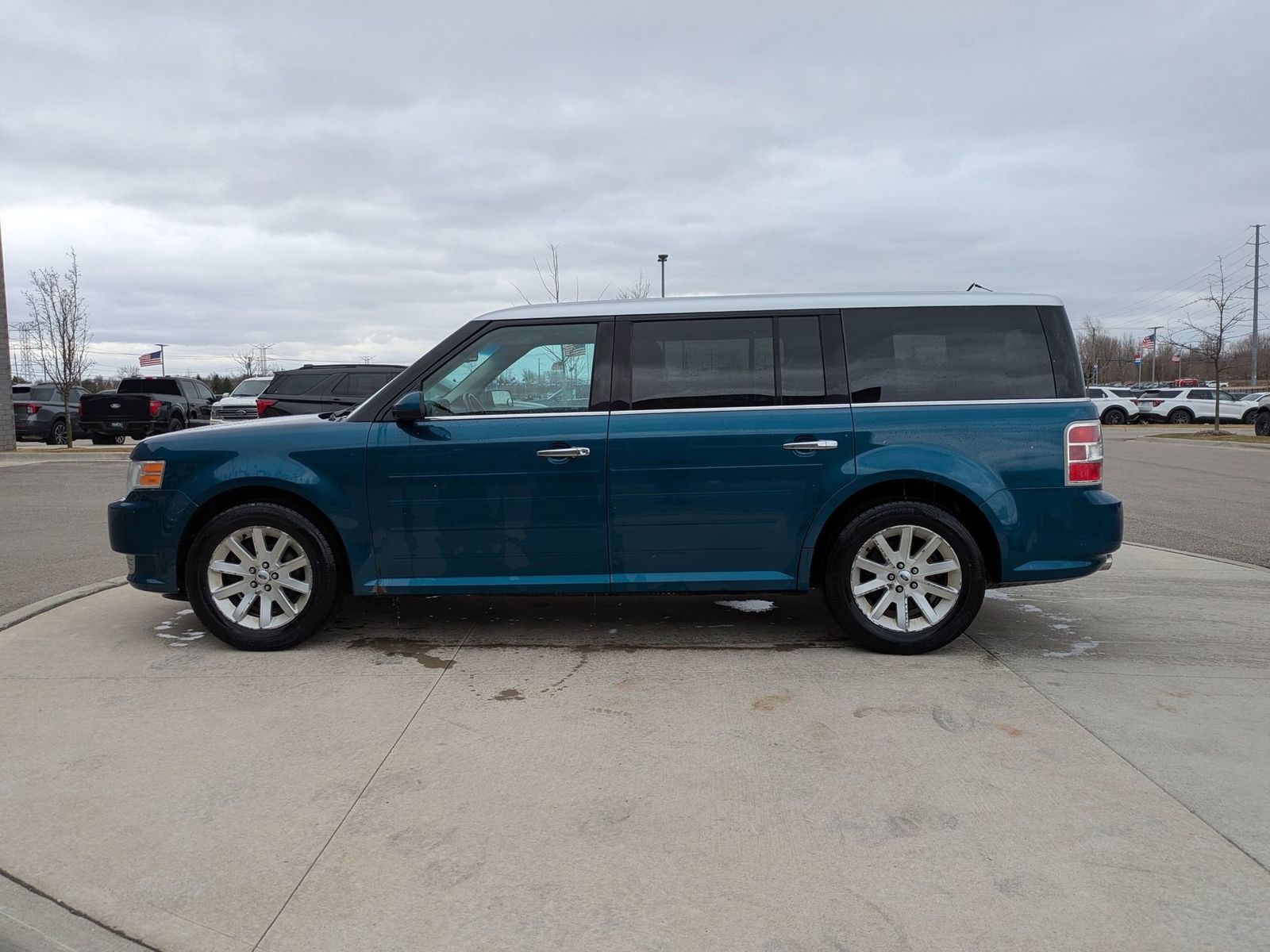 Thumbnail: 2011 Ford Flex - 2