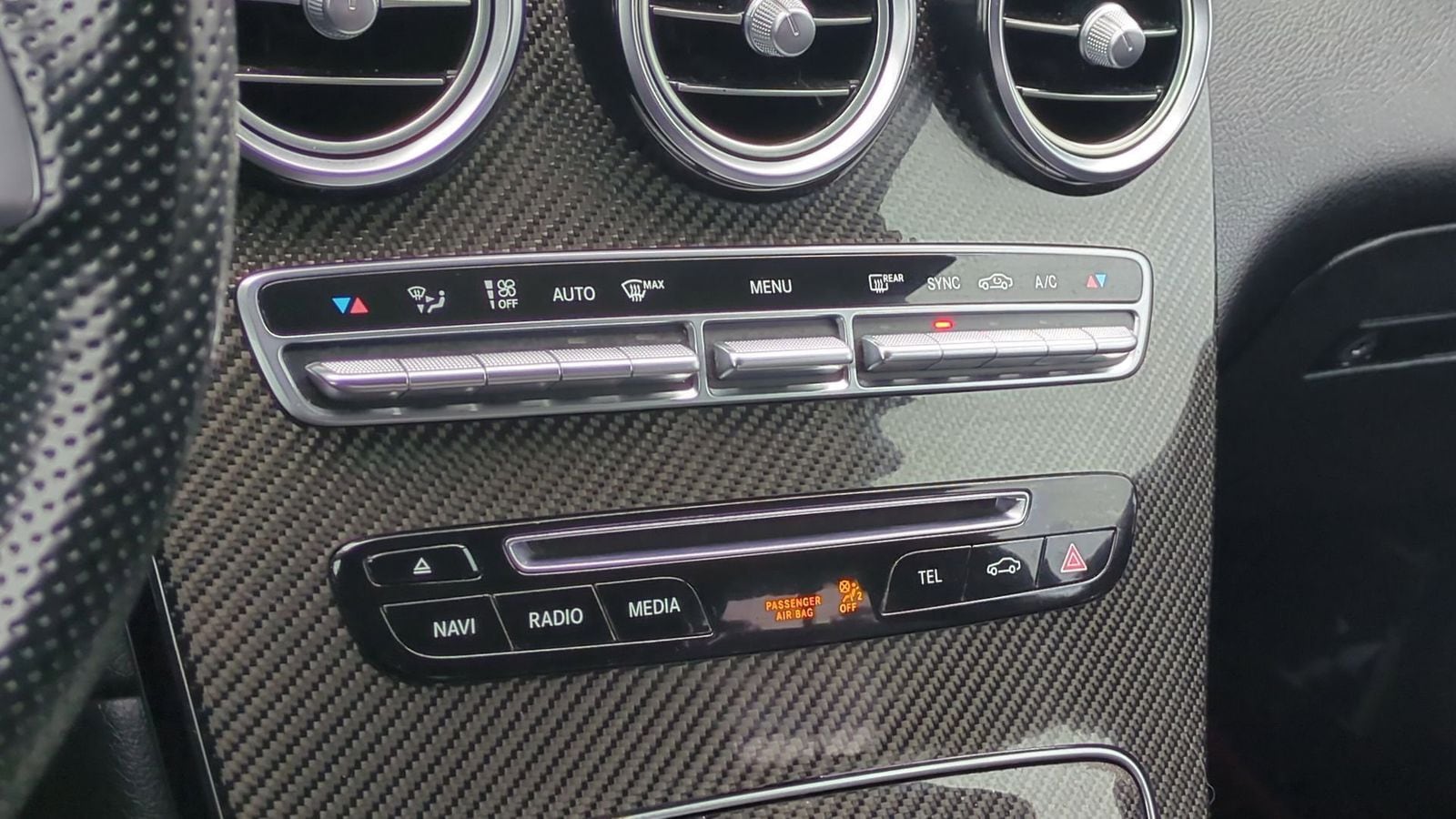 Thumbnail: 2017 Mercedes-Benz GLC - 33