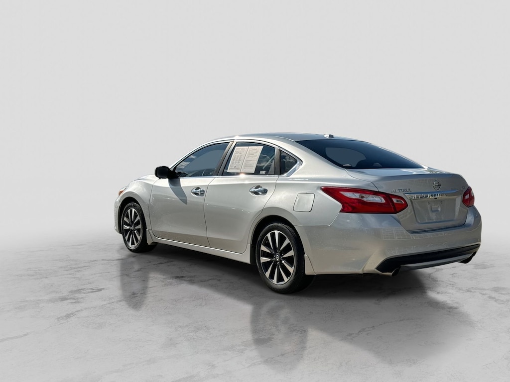 Used 2016 Nissan Altima 2.5 SV Sedan
