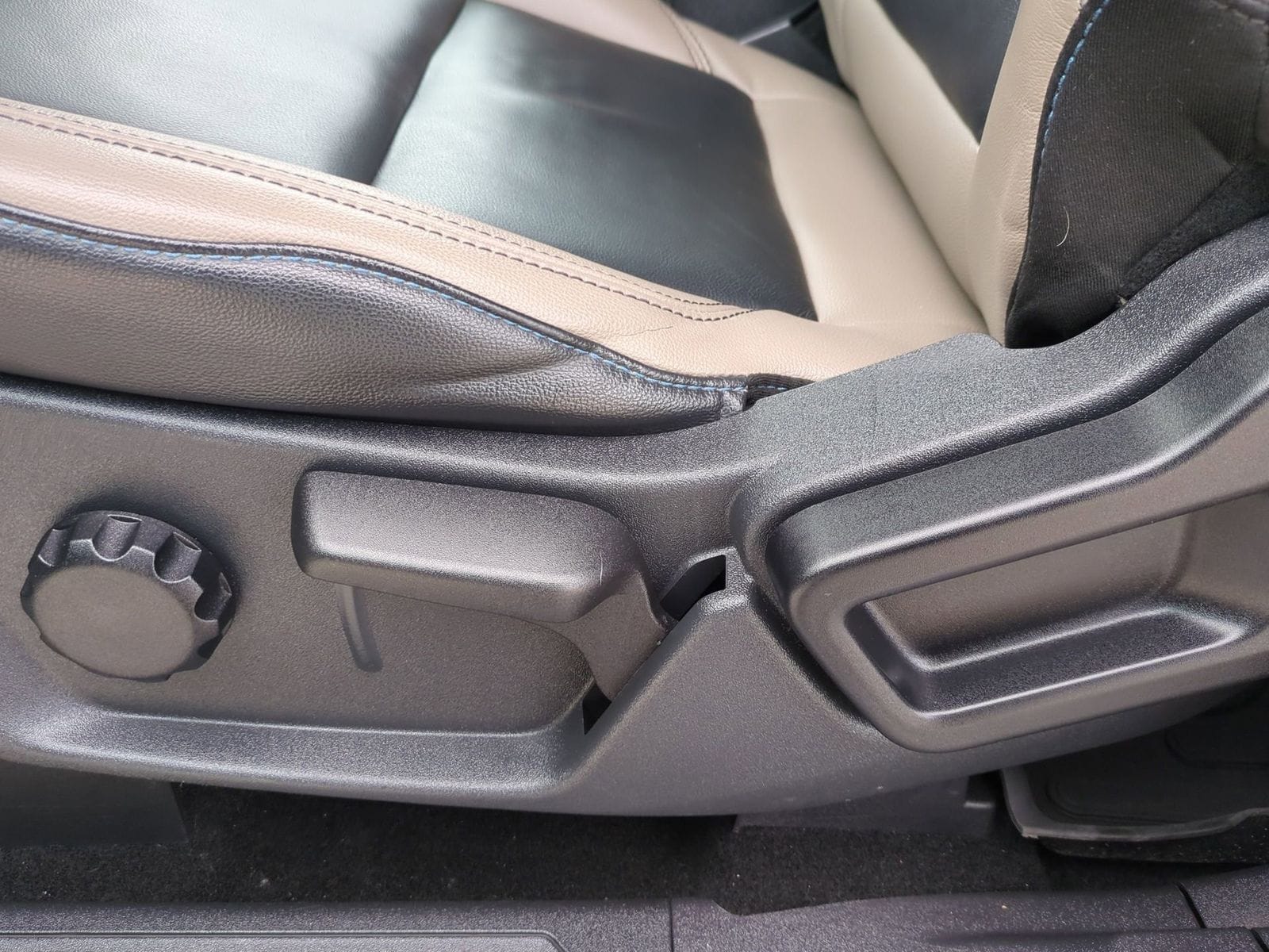 Thumbnail: 2023 Ford Bronco - 21