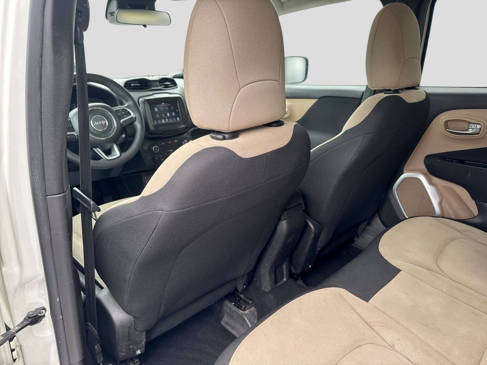 Thumbnail: 2018 Jeep Renegade - 22