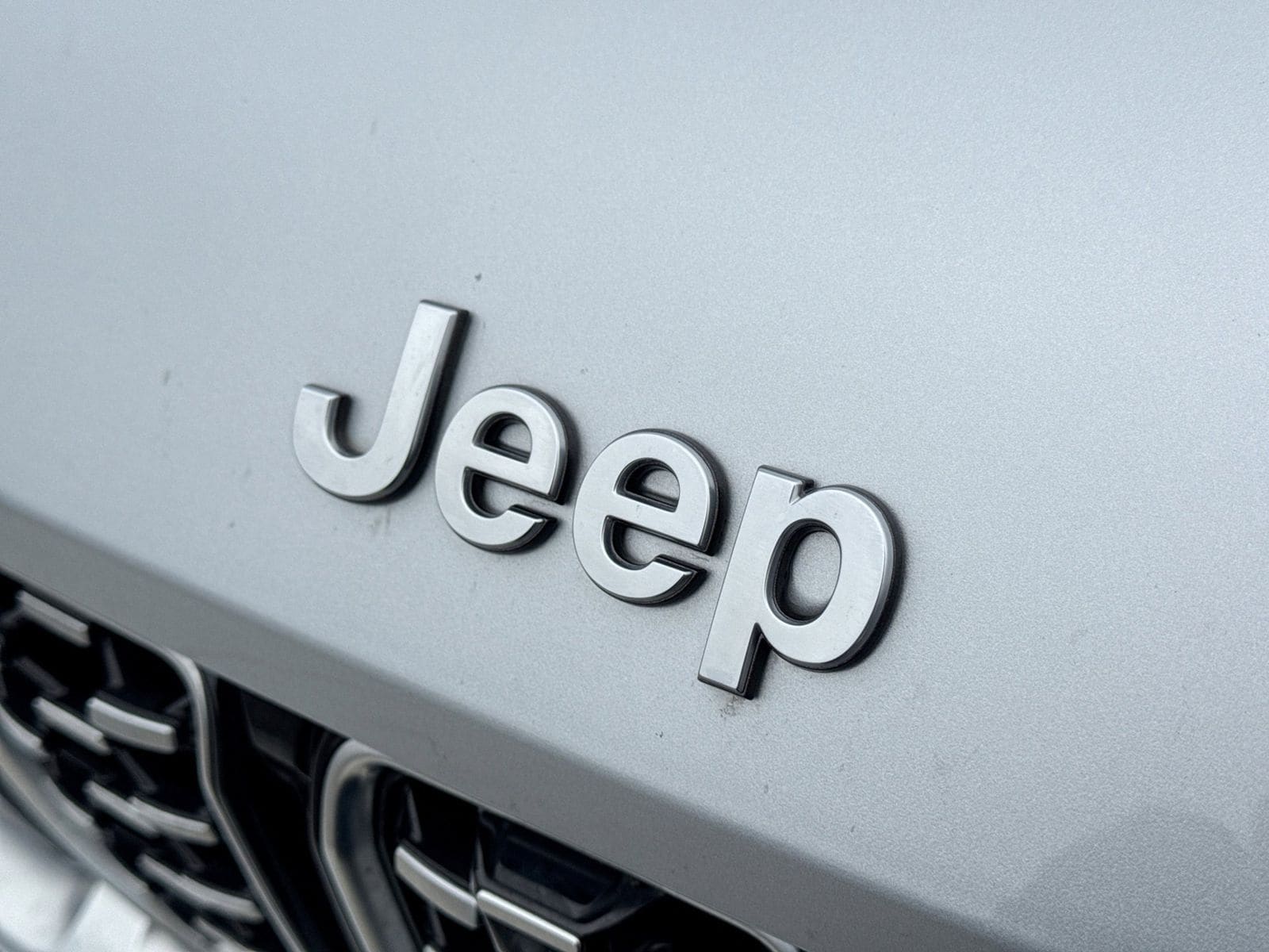 Thumbnail: 2023 Jeep Grand Cherokee - 12