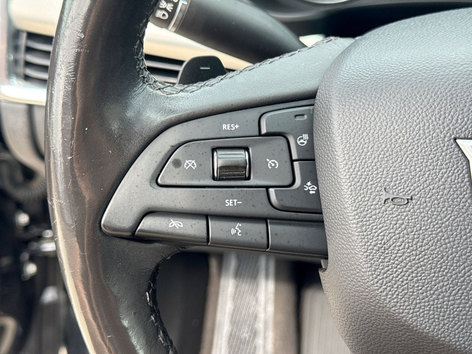 Thumbnail: 2019 Cadillac XT4 - 29