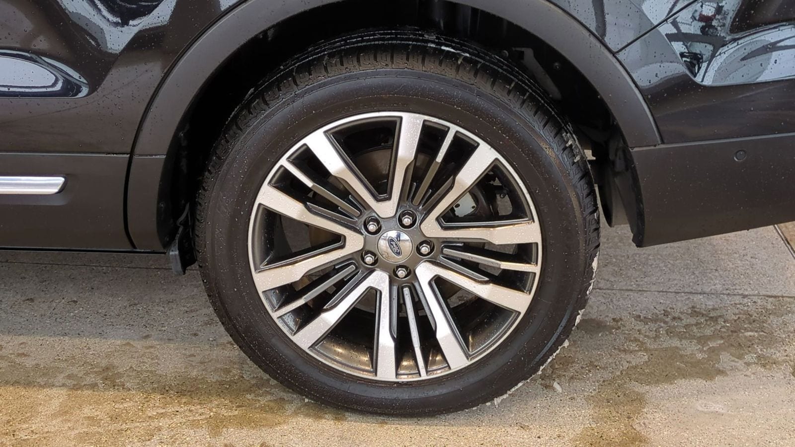 Thumbnail: 2016 Ford Explorer - 14