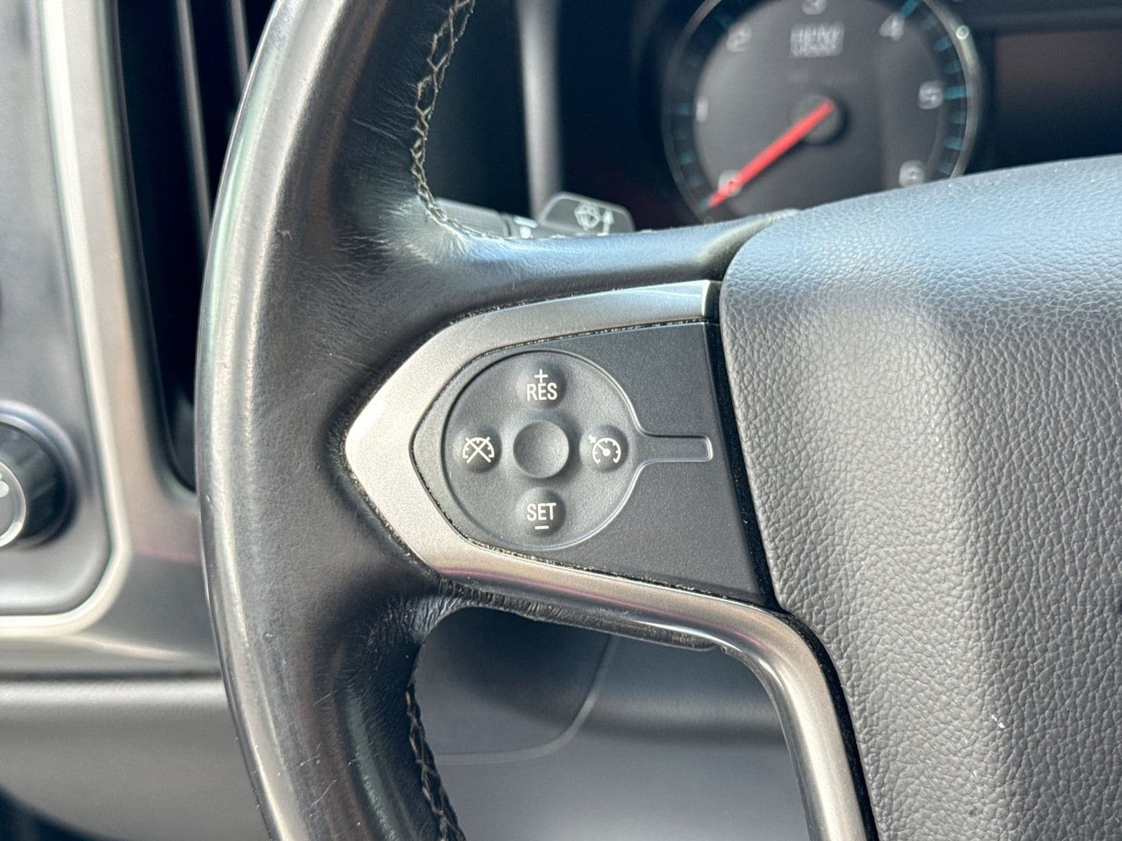 Thumbnail: 2018 Chevrolet Silverado 1500 - 25