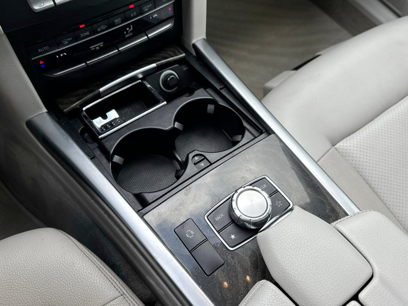 Thumbnail: 2014 Mercedes-Benz E-Class - 33