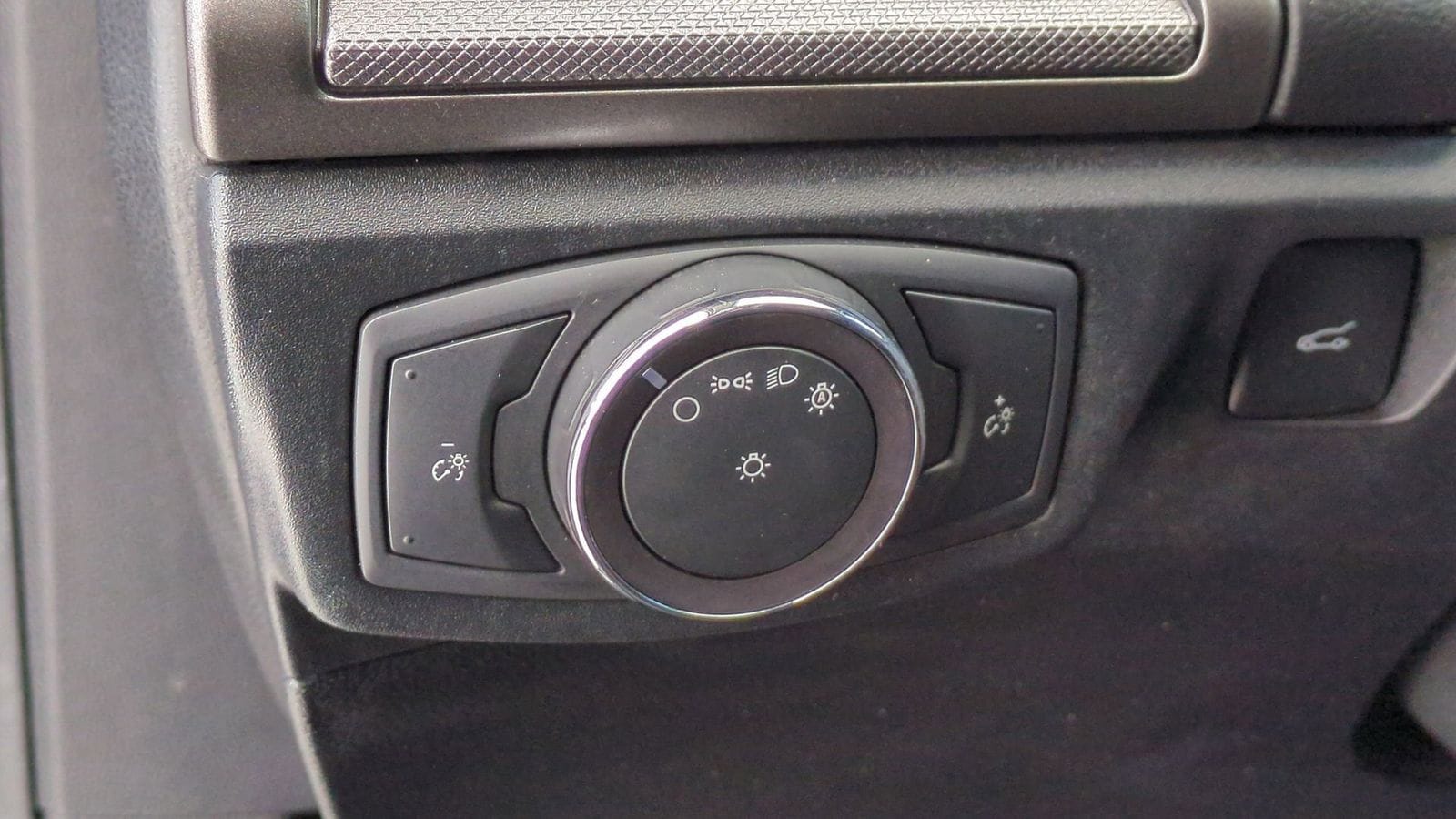 Thumbnail: 2019 Ford Fusion - 17