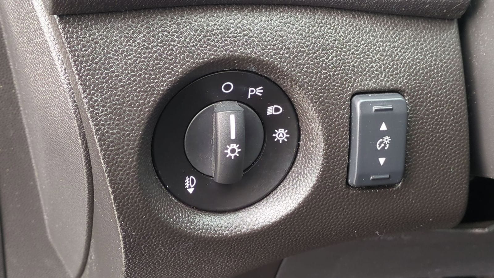 Thumbnail: 2019 Ford Fiesta - 18