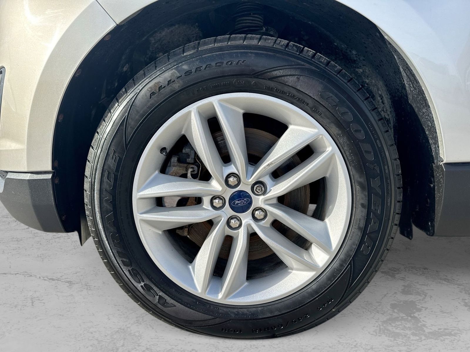 Thumbnail: 2017 Ford Edge - 14