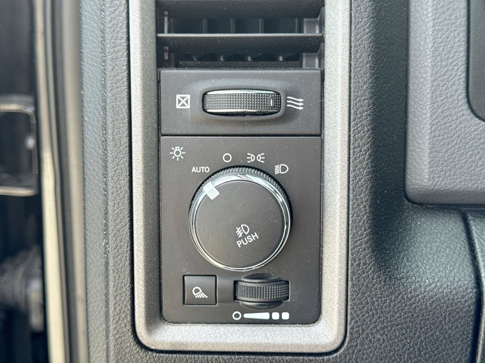 Thumbnail: 2015 RAM 1500 - 31