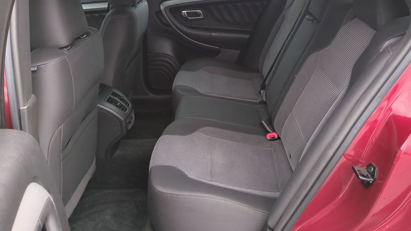 Thumbnail: 2016 Ford Taurus - 16