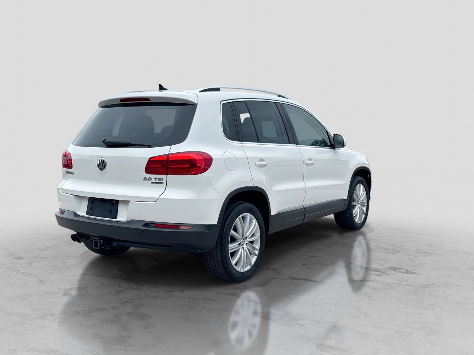 Thumbnail: 2013 Volkswagen Tiguan - 7