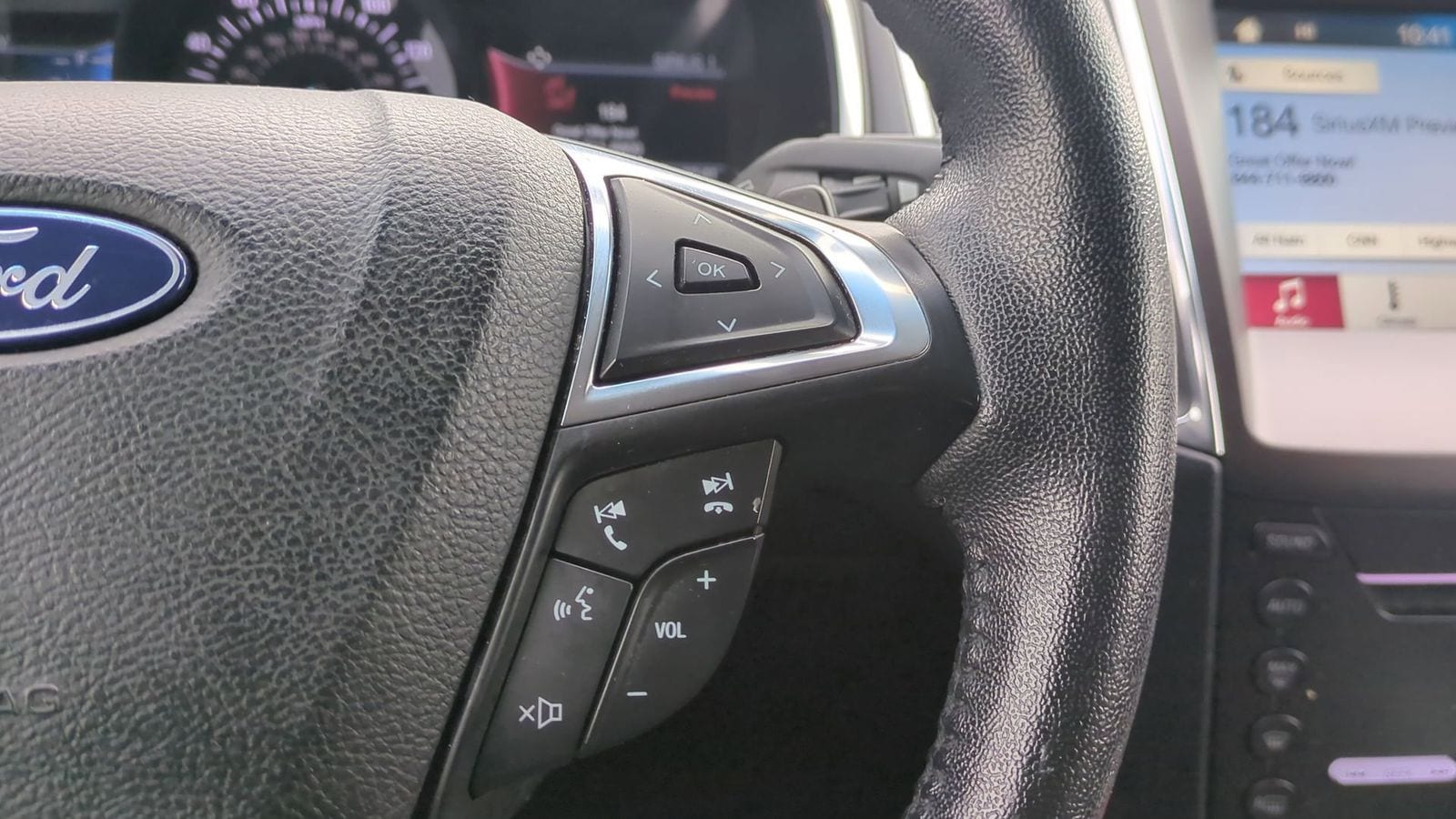 Thumbnail: 2018 Ford Edge - 26