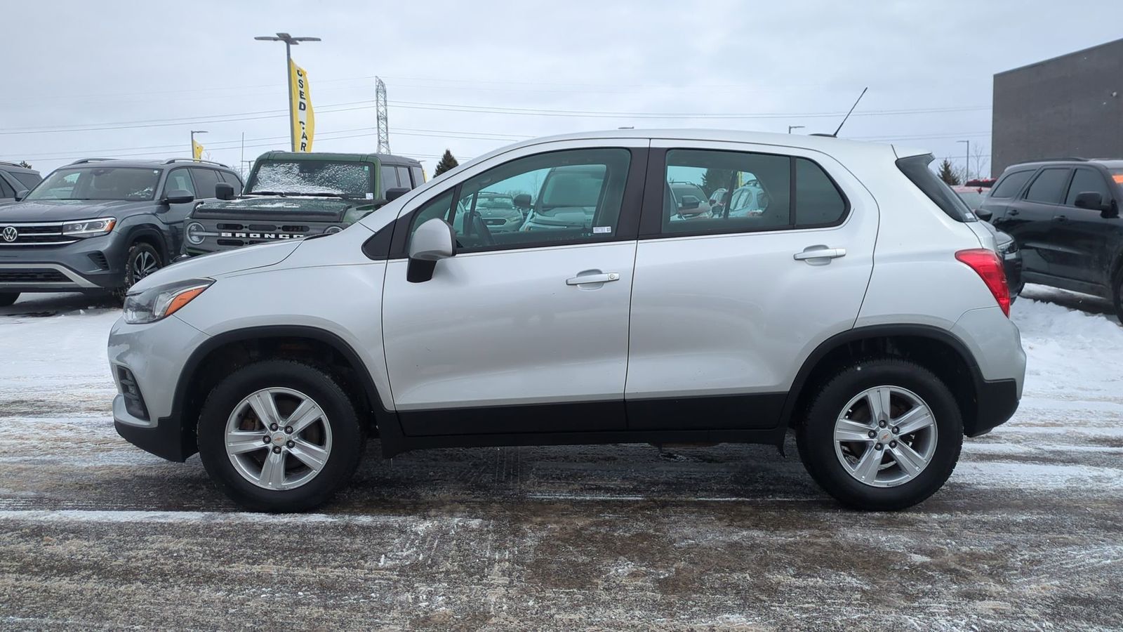 Used 2017 Chevrolet Trax LS with VIN KL7CJNSB8HB175647 for sale in Washington, MI