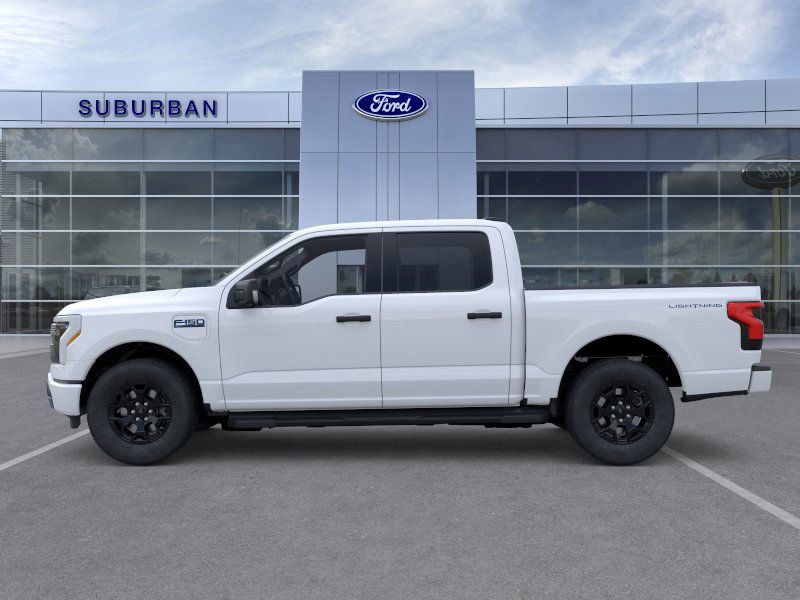 2025 Ford F-150 Lightning XLT photo 3