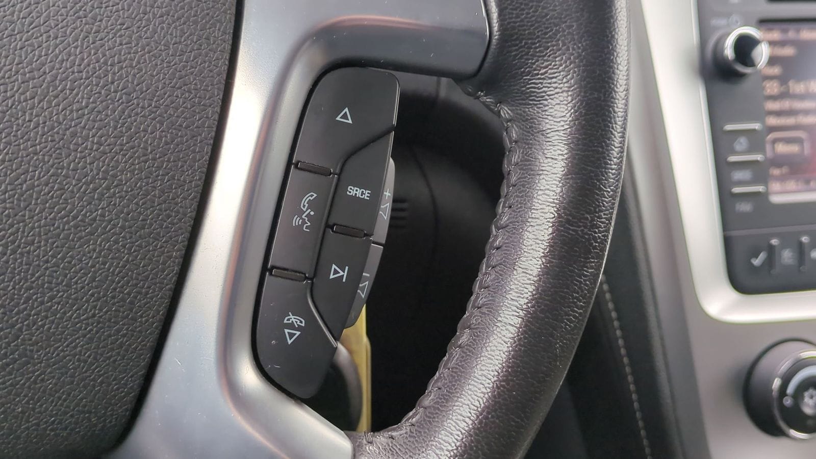 Thumbnail: 2015 GMC Acadia - 28