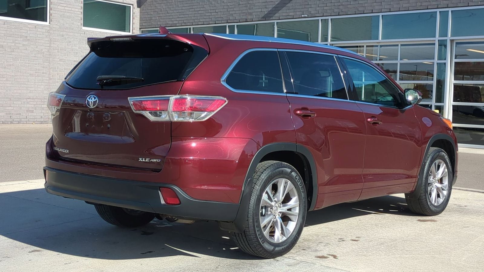 Thumbnail: 2015 Toyota Highlander - 6