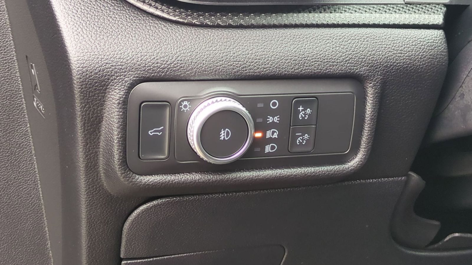 Thumbnail: 2021 Ford Explorer - 17