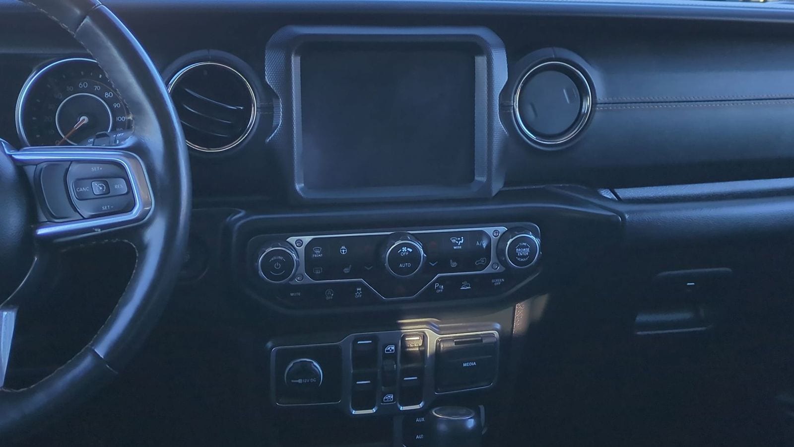 Thumbnail: 2022 Jeep Wrangler - 30