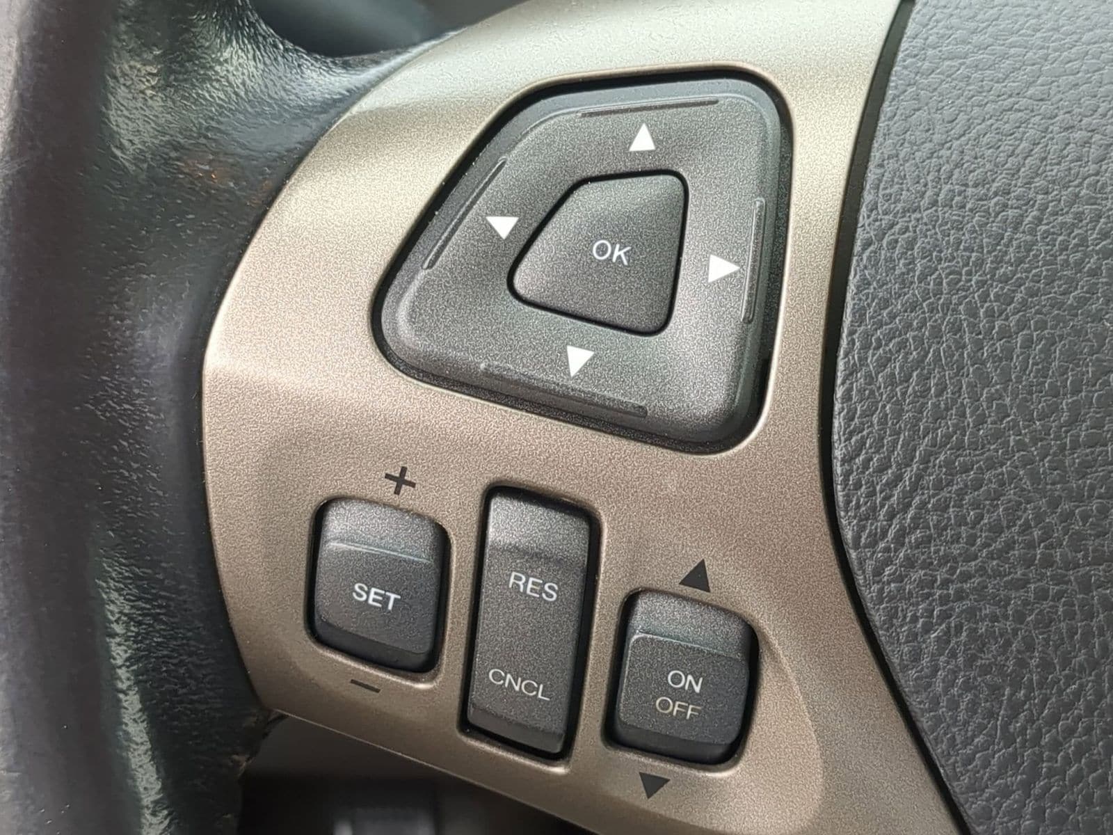 Thumbnail: 2011 Lincoln MKX - 28