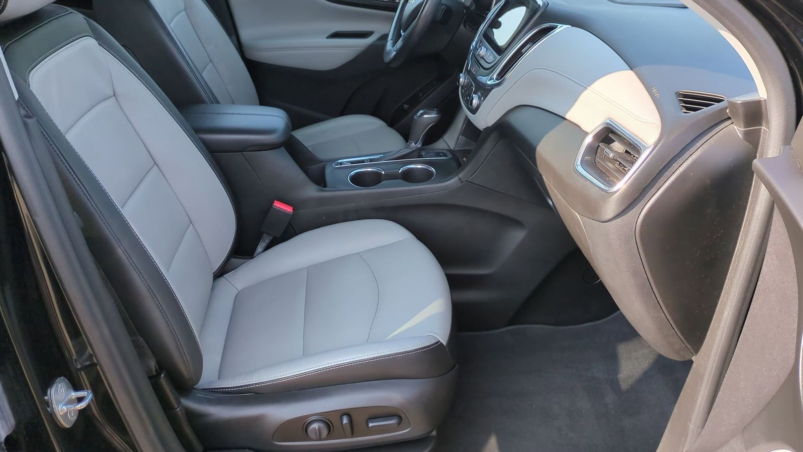 Thumbnail: 2020 Chevrolet Equinox - 23