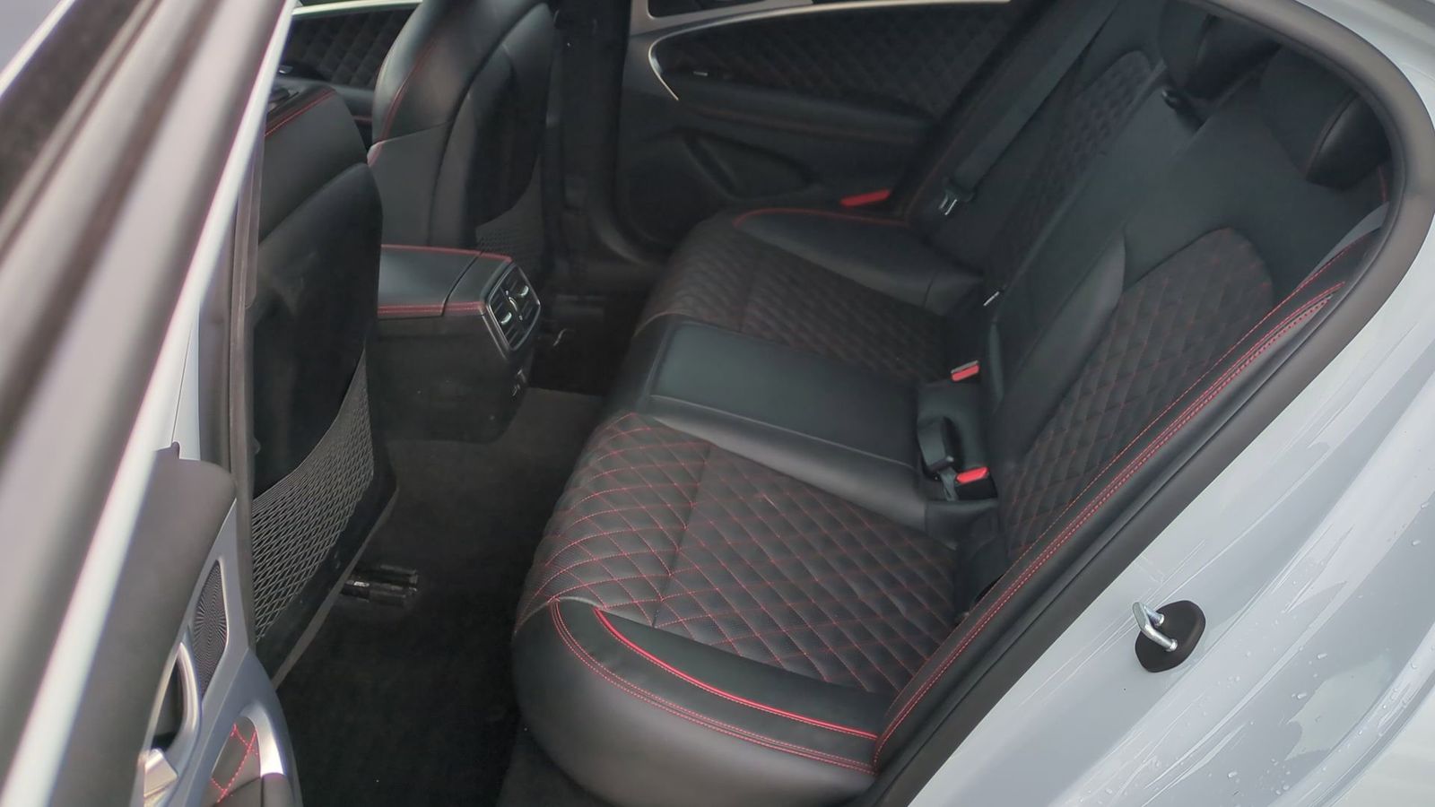 Thumbnail: 2019 Genesis G70 - 20