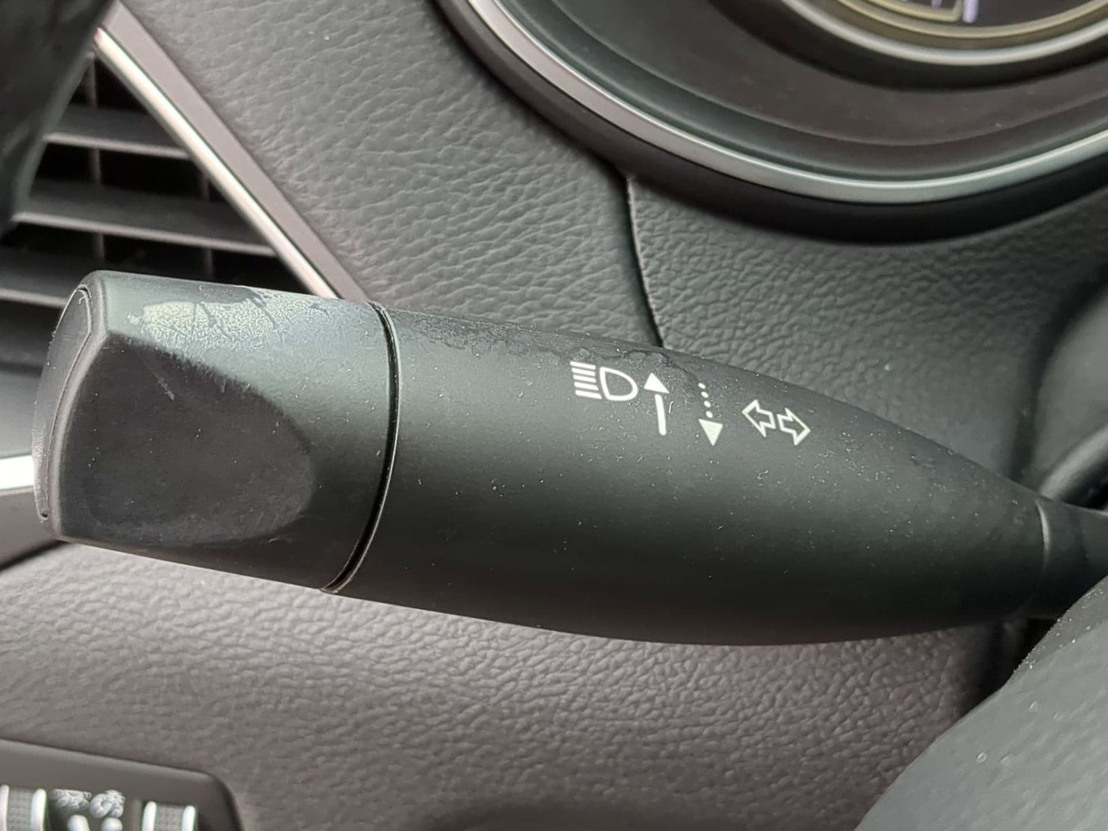 Thumbnail: 2020 Jeep Cherokee - 29