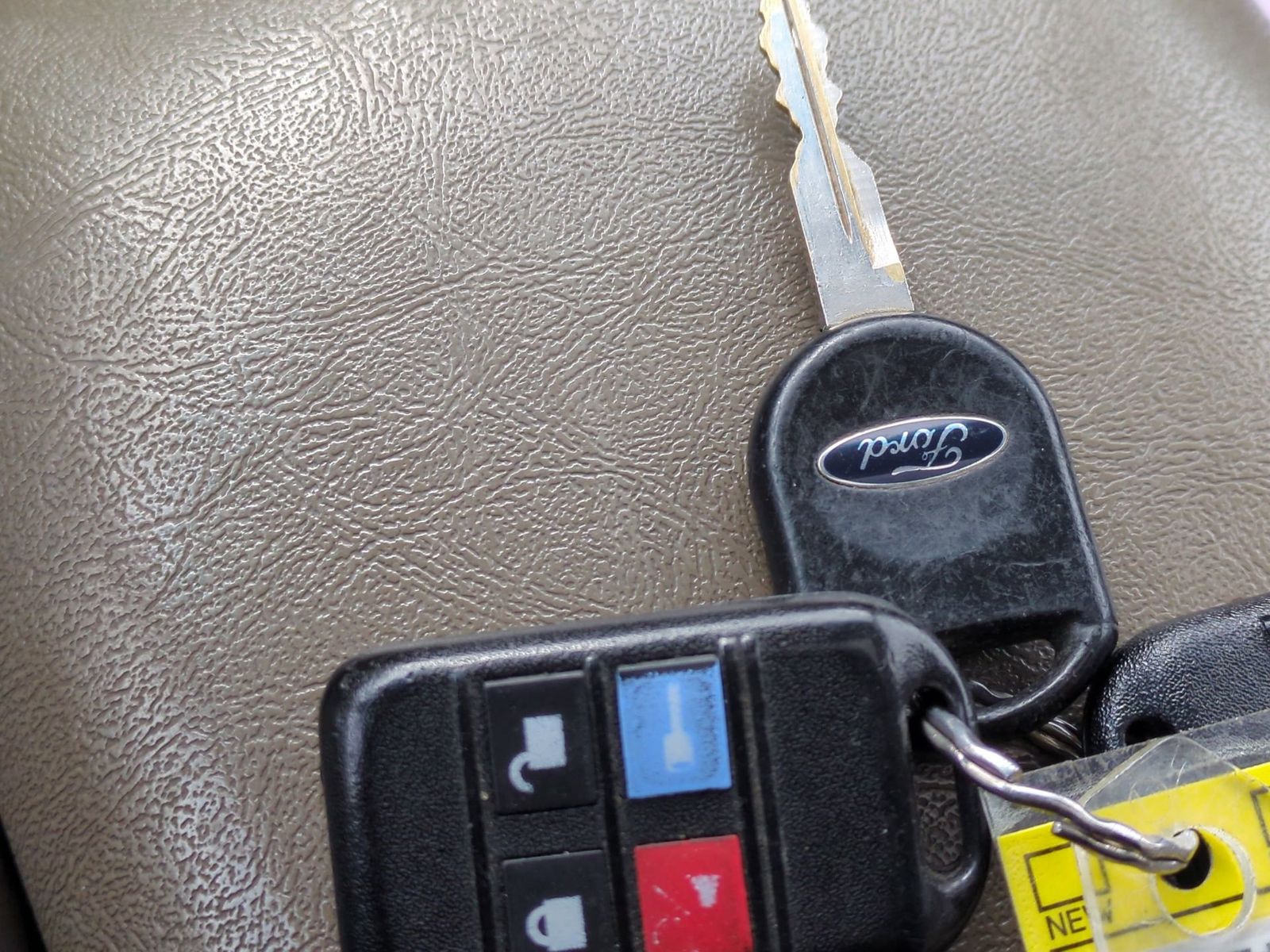 Thumbnail: 2003 Ford Explorer Sport Trac - 33