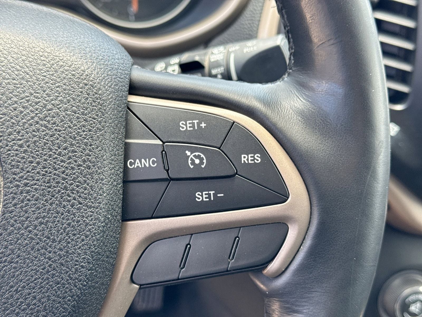 Thumbnail: 2016 Jeep Cherokee - 26