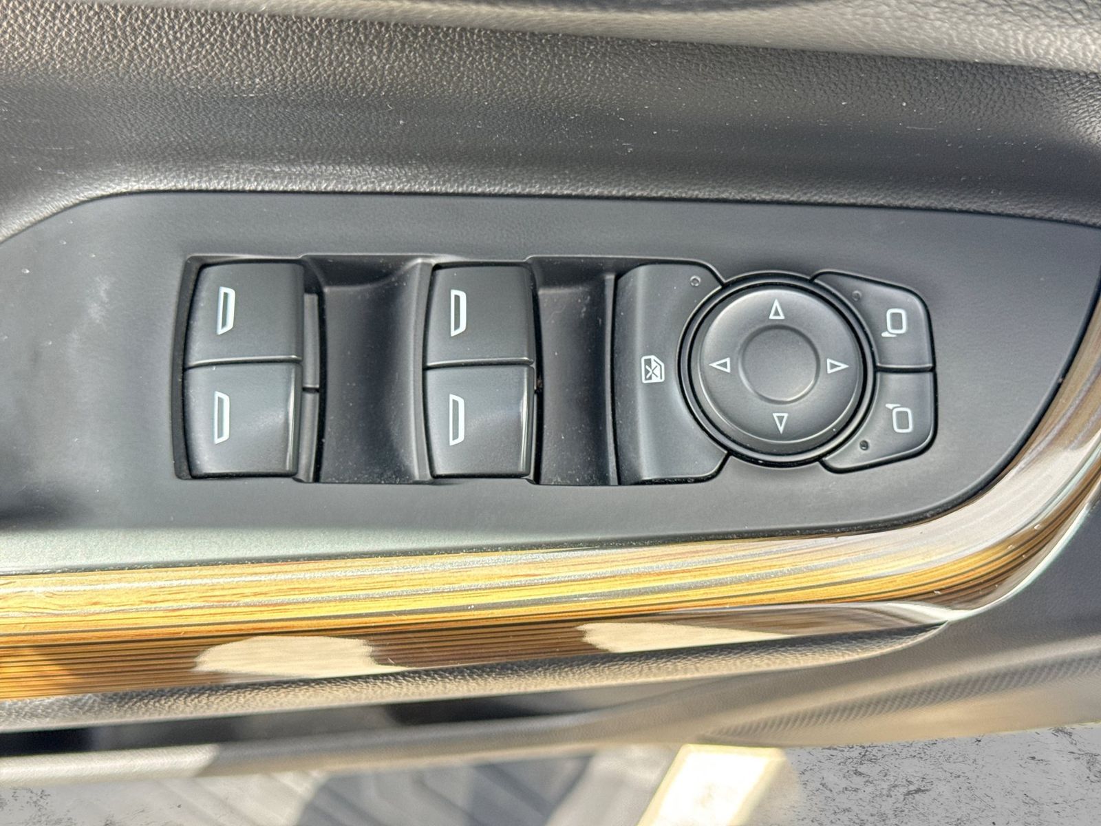 Thumbnail: 2017 GMC Acadia - 17