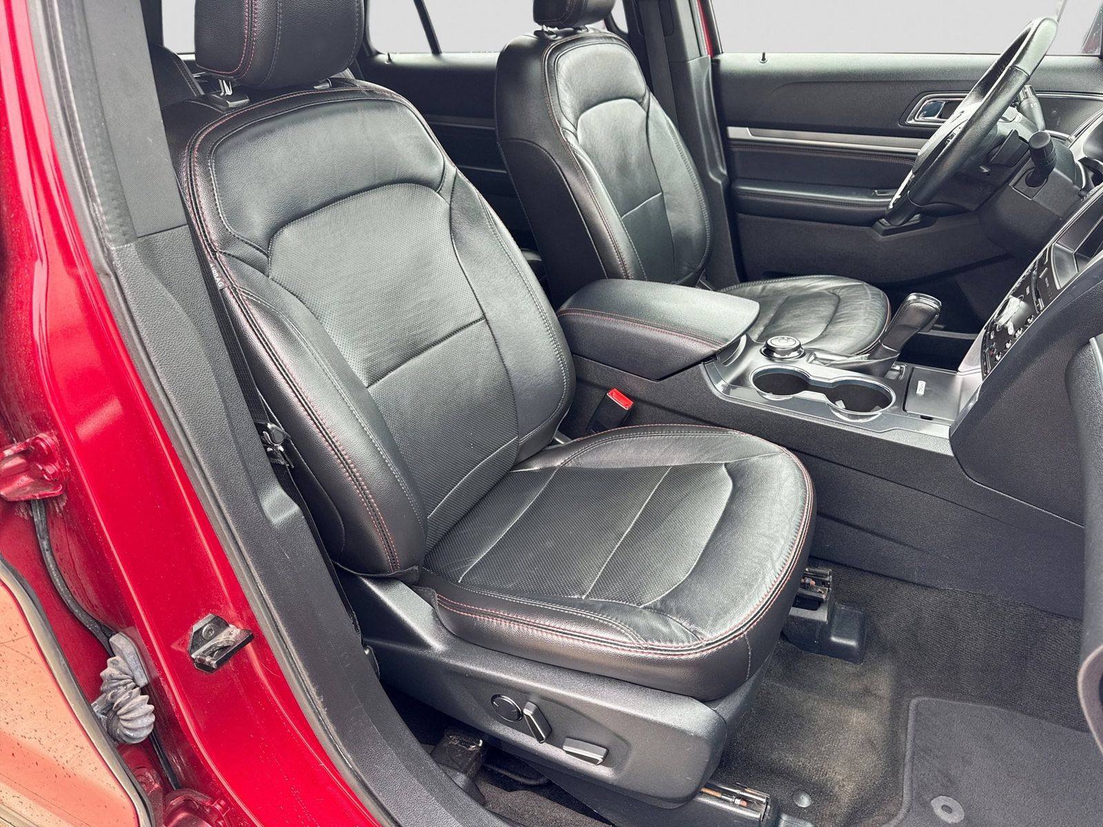 Thumbnail: 2018 Ford Explorer - 23