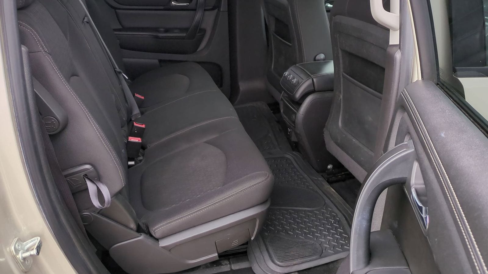 Thumbnail: 2015 GMC Acadia - 22