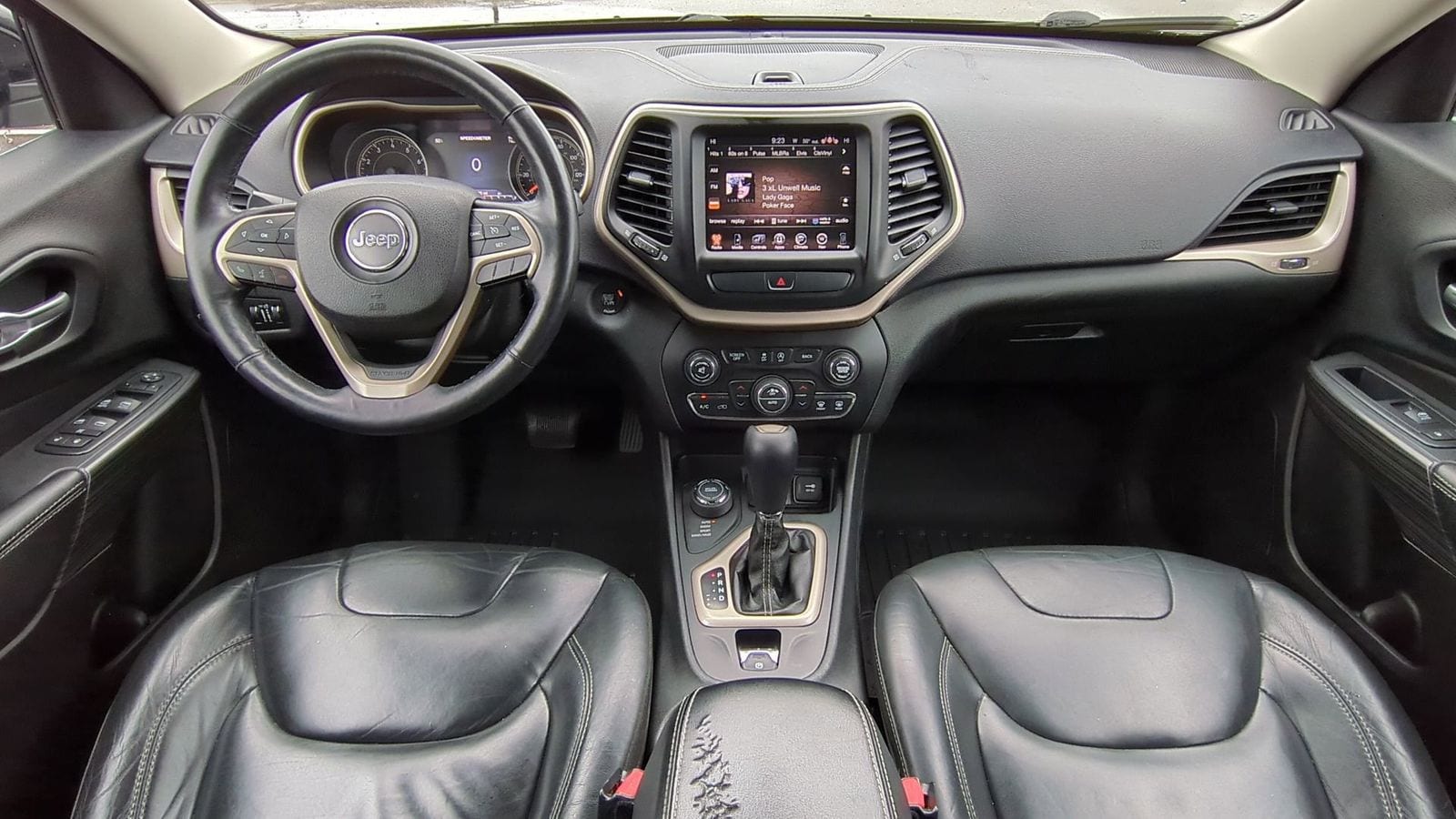 Thumbnail: 2015 Jeep Cherokee - 17