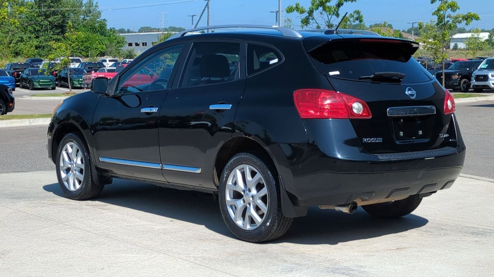 Thumbnail: 2011 Nissan Rogue - 3
