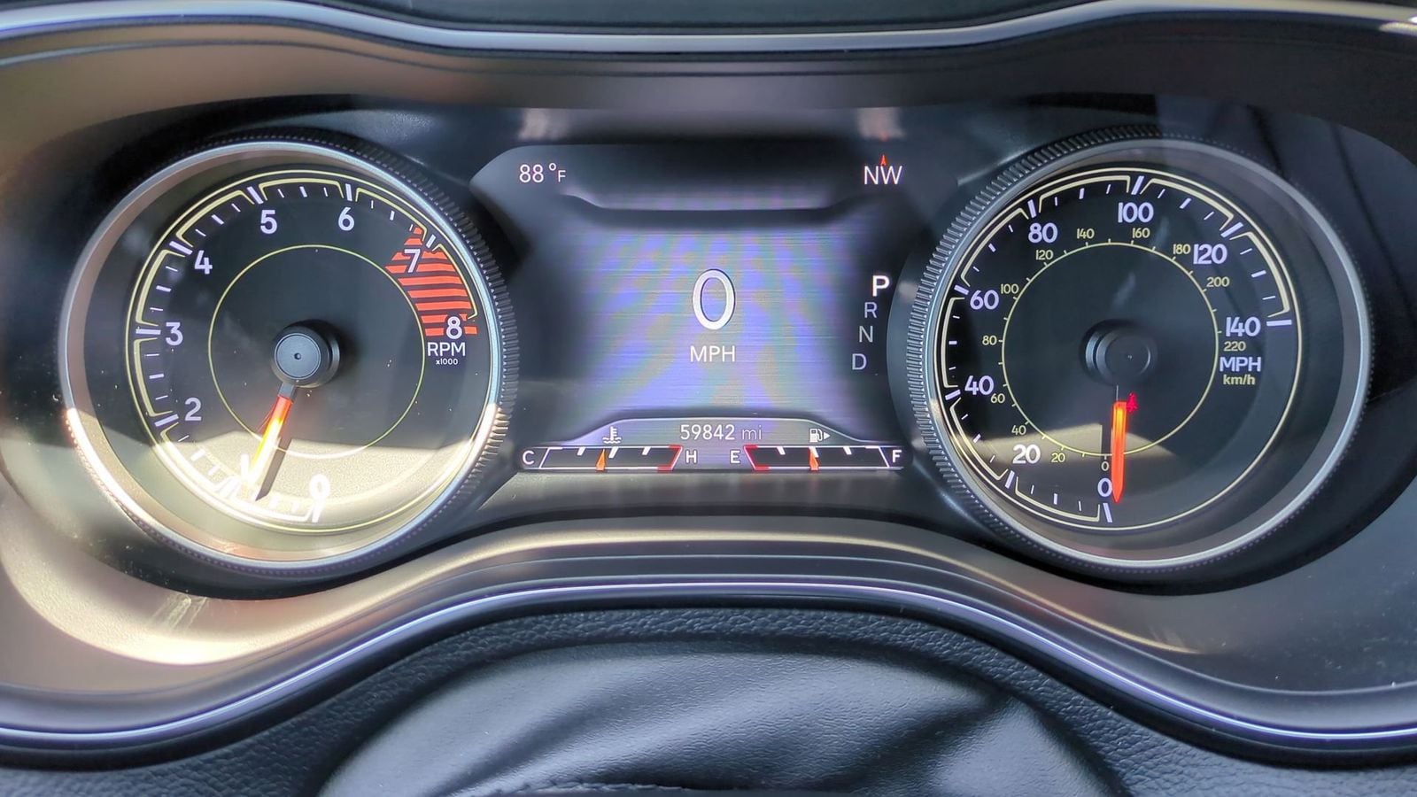2019 Jeep Cherokee Overland 35