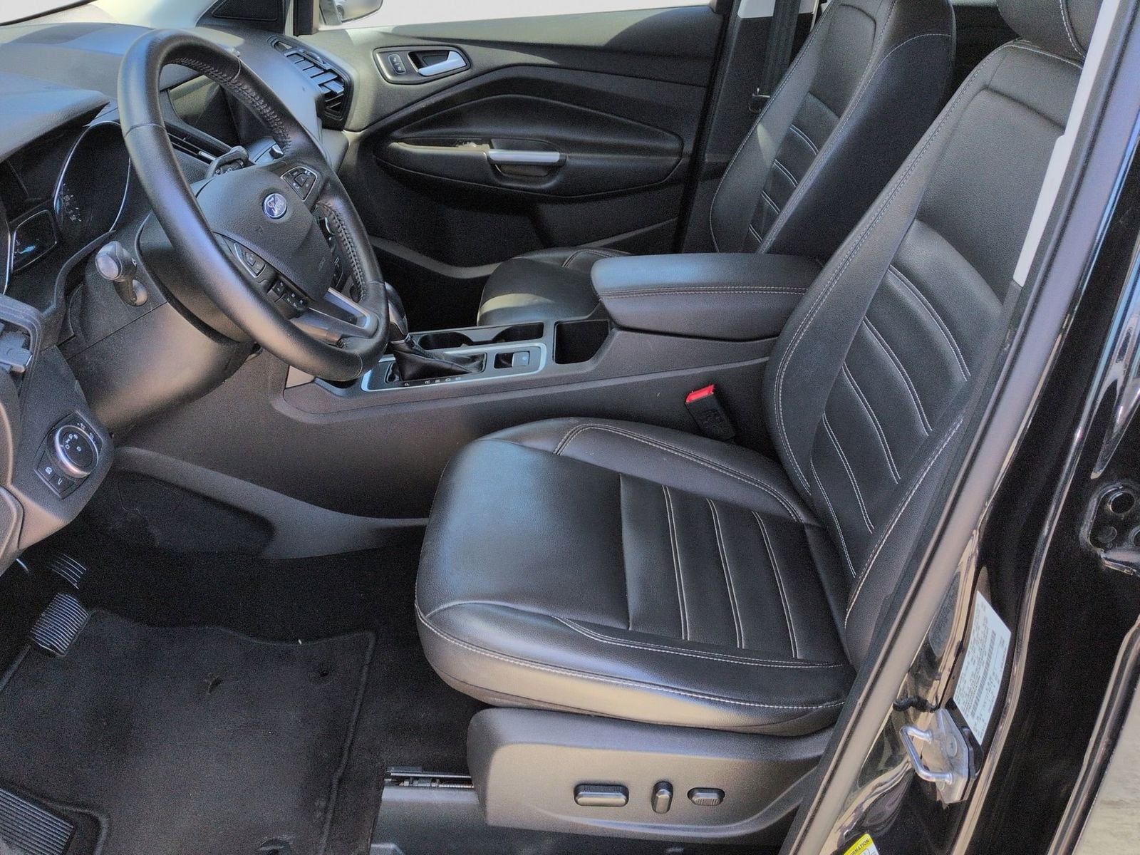 Thumbnail: 2019 Ford Escape - 17