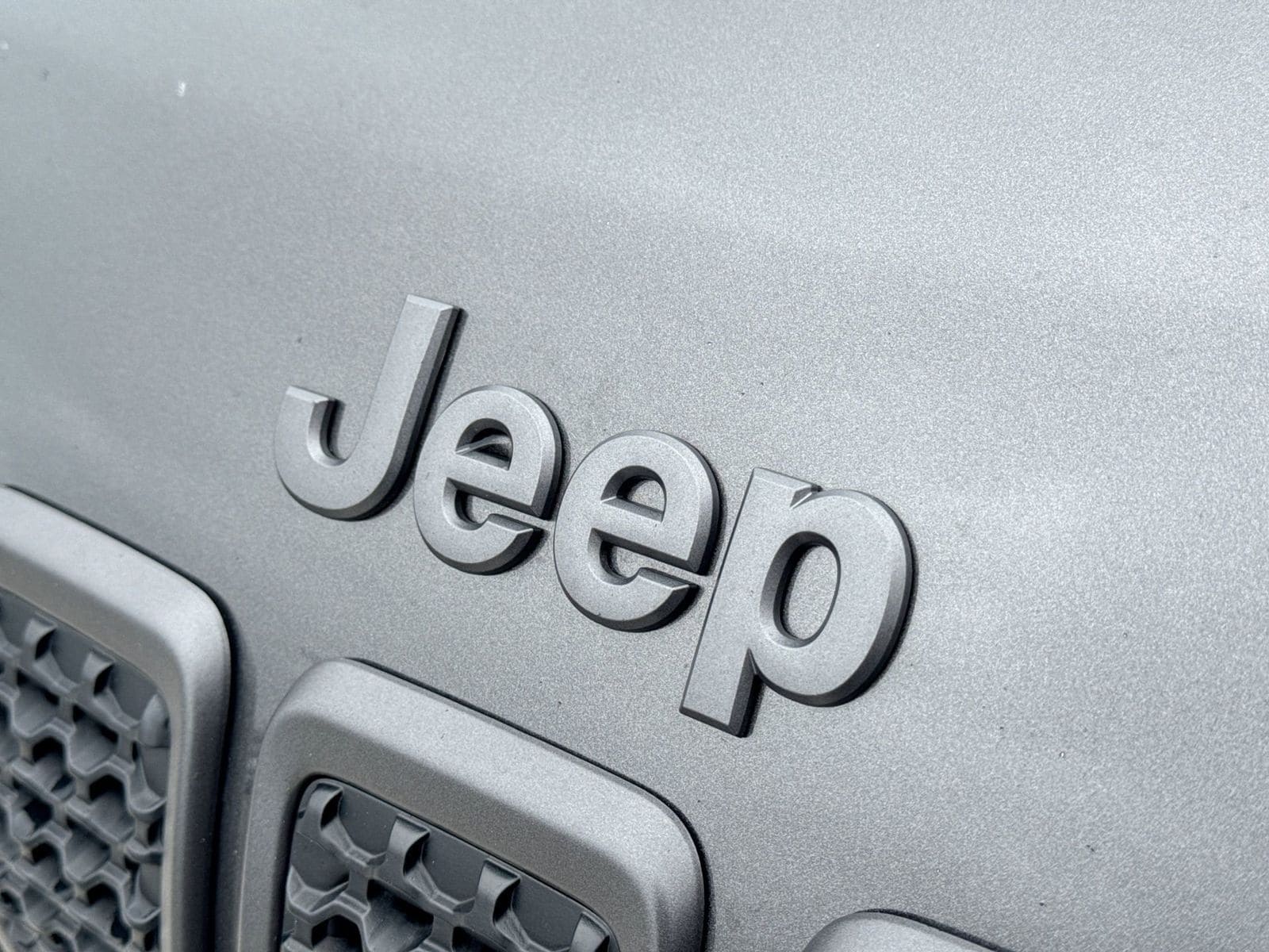 Thumbnail: 2022 Jeep Cherokee - 12
