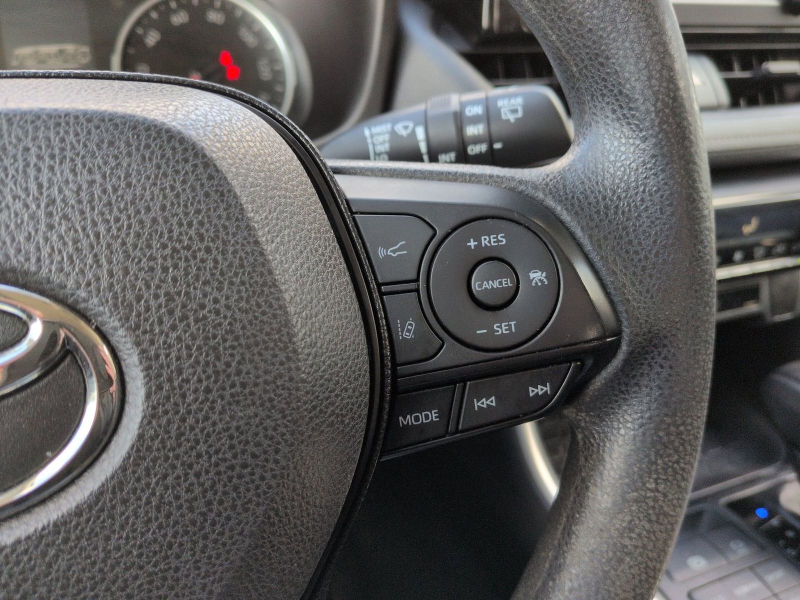 Thumbnail: 2019 Toyota RAV4 - 27